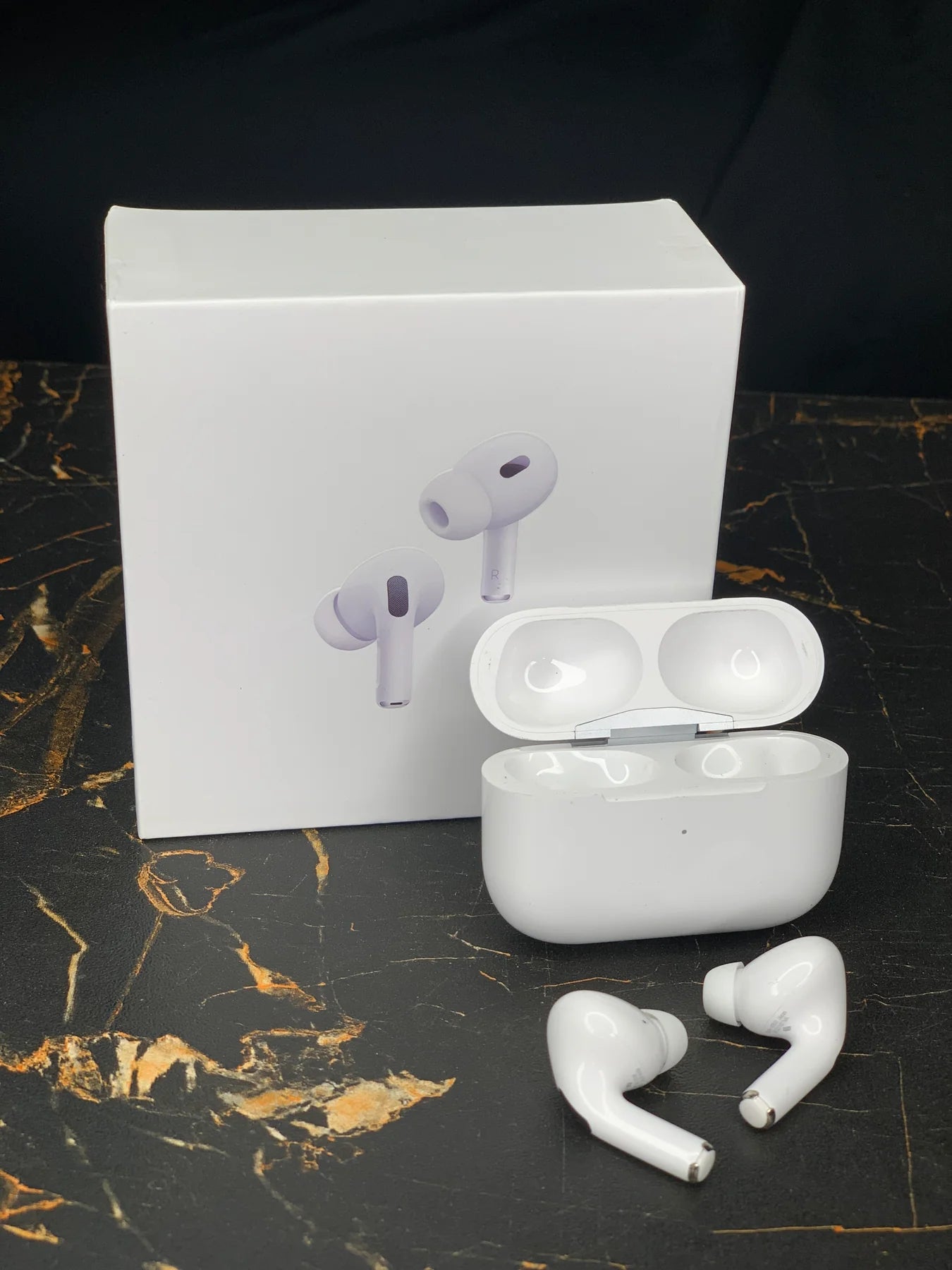 AirPods Pro 2 3rd Gen + Silicone Case & Laniyard