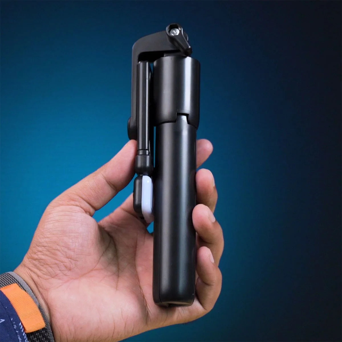 R1s Bluetooth Selfie Sticks Tripod Stand With Remote