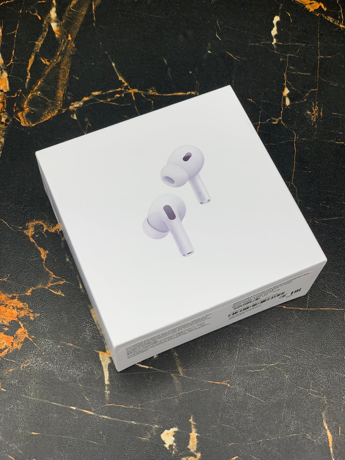 AirPods Pro 2 3rd Gen + Silicone Case & Laniyard